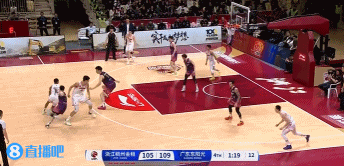 要?dú)⑺辣荣惲?？徐昕先是補(bǔ)籃命中 然后接伯克傳球空接扣籃連得4分