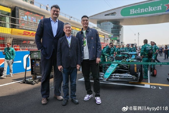 聯(lián)動F1！翟曉川曬與姚明、阿隆索、范志毅、周冠宇等的合照