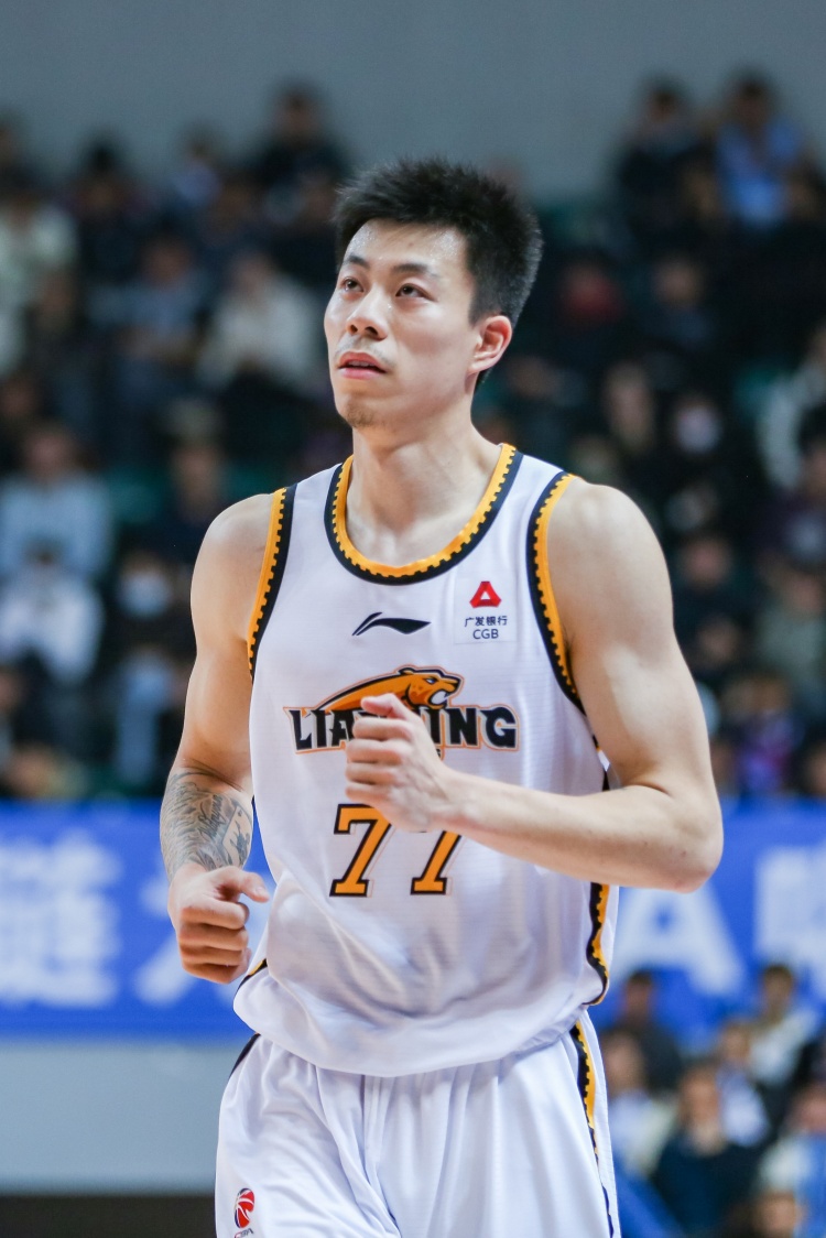 媒體人：張鎮(zhèn)麟、韓德君將因傷缺席今晚對陣北控的比賽