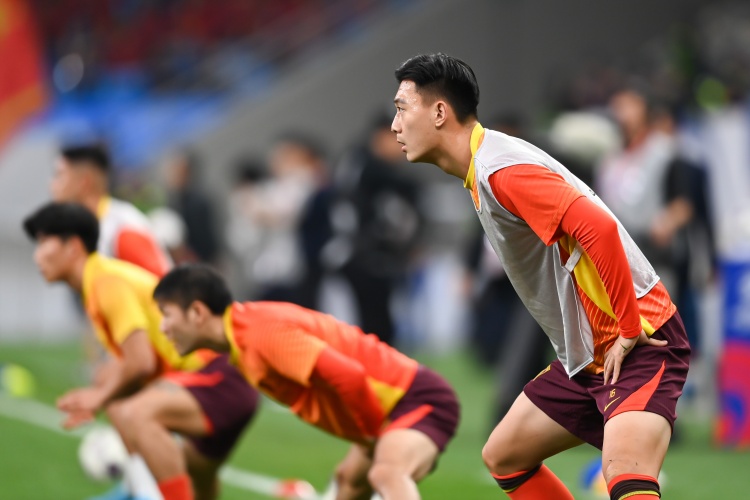 足球報(bào)：張玉寧、蔣圣龍均有不同程度傷病，伊萬未讓在熱身賽出場(chǎng)